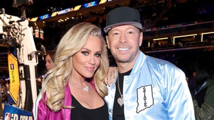 Unveiling The Secrets Of Jenny McCarthy And Donnie Wahlberg's Enduring Love