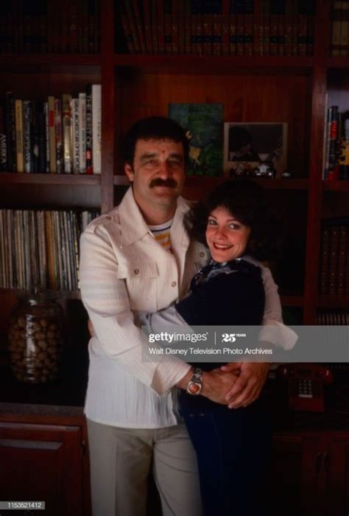 Julie Cobb Victor French