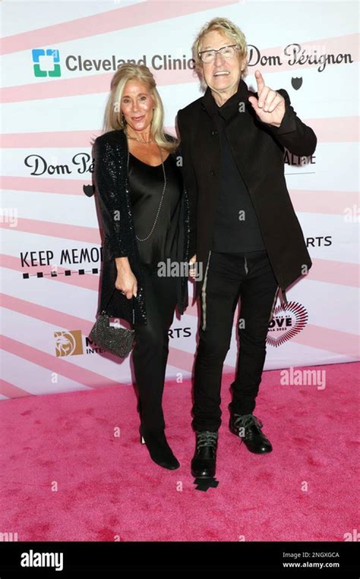 Who Is Mark Cronin Wife?